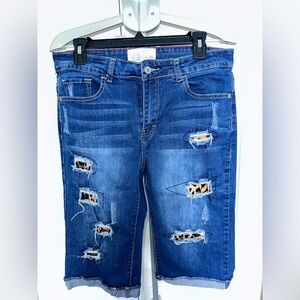 L&B Distressed Blue Denim Capris